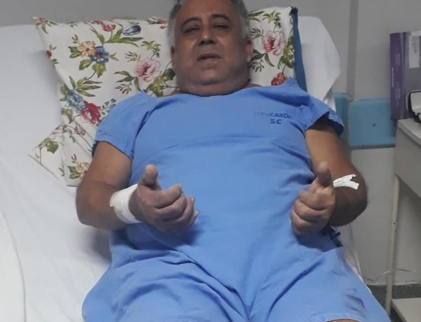 Caetano Show realizou cirurgia e esta bém