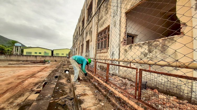 Prefeito Dr. Adilson acompanha andamento das obras na escola Dom Bosco