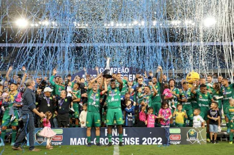 Cuiabá faz 4x0 contra o União e ergue a taça campeonato mato-grossense