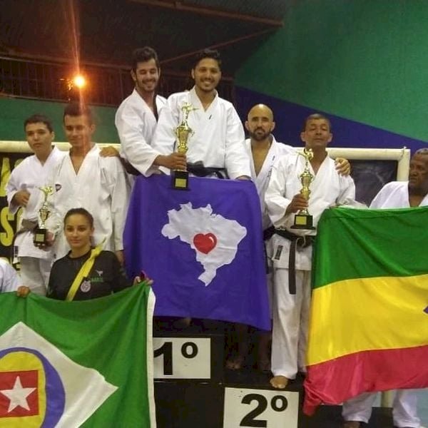 KARATÊ DE ÁGUA BOA CONQUISTA PRIMEIRO LUGAR GERAL