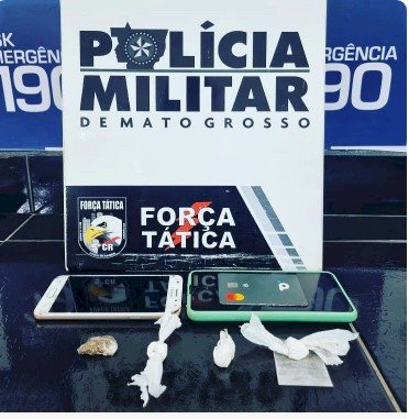 DUPLA É DETIDA PELA FORÇA TÁTICA APÓS SEREM FLAGRADOS PORTANDO MACONHA E COCAÍNA