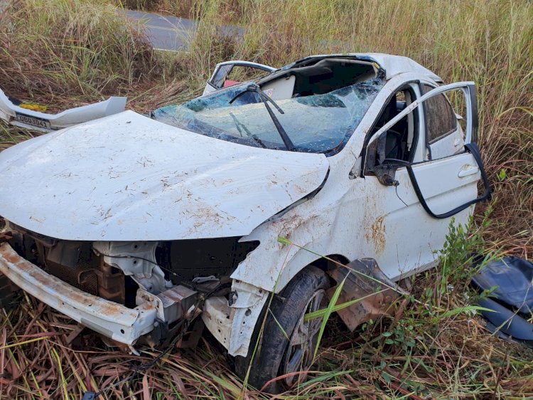 veículo Honda capota na BR-070 e deixa ao menos 2 feridos em General Carneiro