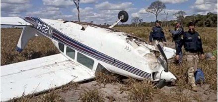 Avião carregado com drogas cai em MT e mata piloto