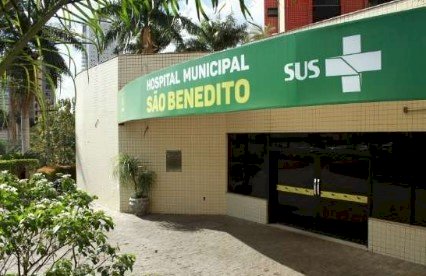 Médicos trocam socos e pontapés por centro cirúrgico; Prefeitura repudia