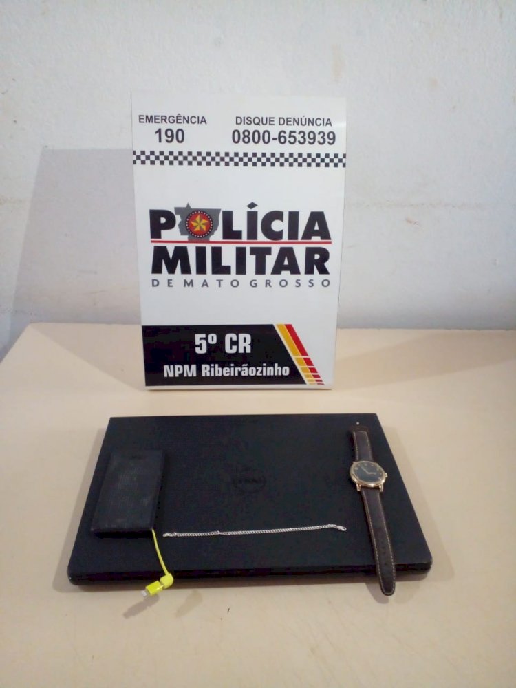 RIBEIRÃOZINHO - CASA É ARROMBADA; POLÍCIA MILITAR PRENDE HOMEM EM FLAGRANTE E RECUPERA MATERIAL FURTADO