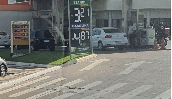 Preços de etanol e gasolina despencam na capital