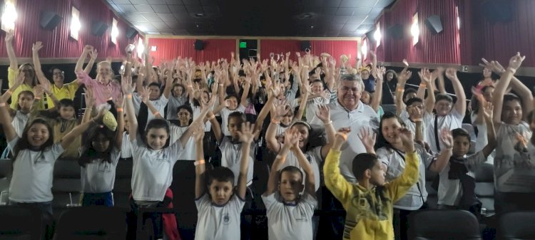 Águas Quentes e Cine Laser recebem gratuitamente estudantes da rede municipal no mês das crianças