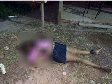 Jovem tenta correr de atiradores pelas ruas de cidade, mas é morta