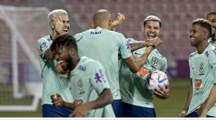 Brasil enfrenta Camarões hoje para garantir 1º lugar do grupo G