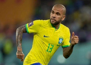 Daniel Alves é detido em Barcelona por suspeita de abuso sexua