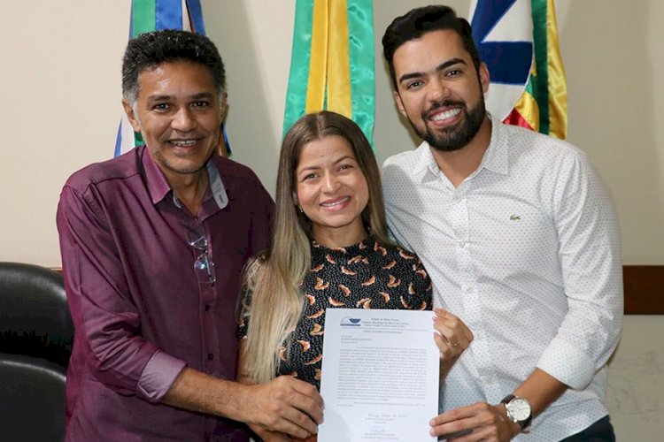 Aprovada em concurso público toma posse na câmara de Barra do Garças