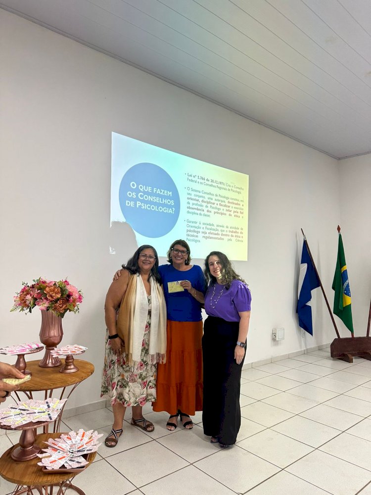 Egressas recebem Carteira de Identidade Profissional na 3º Parada do Empoderamento Feminino do curso de Psicologia do UNIVAR