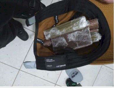 Policiais penais apreendem menor tentando entrar com drogas na cadeia