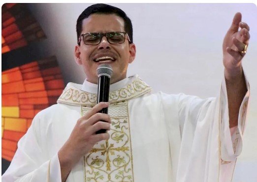 Padre denunciado por importunação sexual e injúria em MT renuncia o cargo e diocese abre investigação