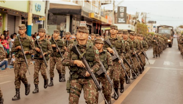 75 anos de Barra do Garças: Civis e militares participam de desfile em comemoração ao aniversário da cidade