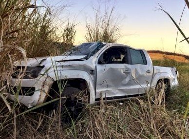 Morador de Confresa (MT) fica ferido após caminhonete capotar na BR-158 ao tentar desviar de capivaras