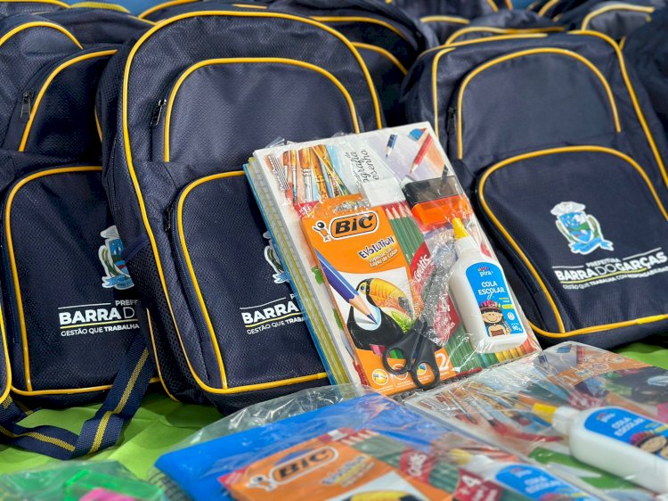 Mochila cheia: 400 kits escolares são entregues aos estudantes do Complexo Dom Bosco - CMEB João Alves