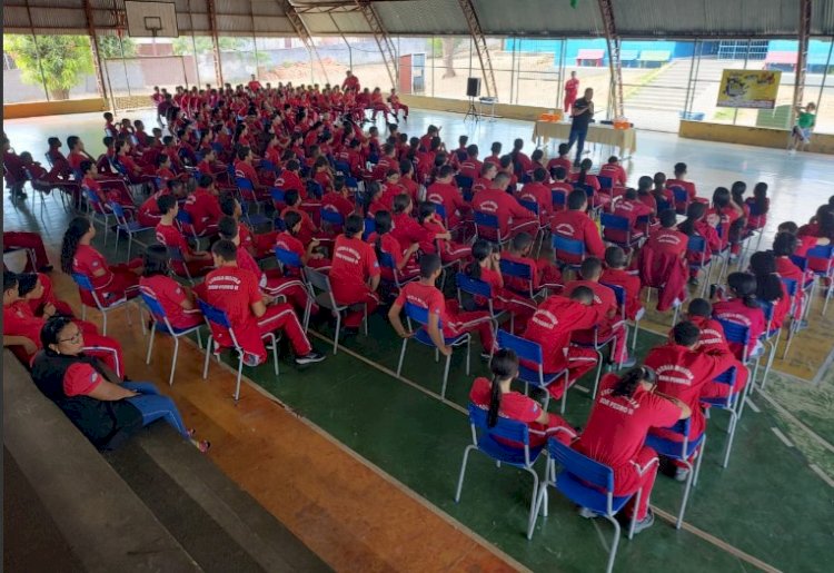 Polícia Civil ministra Palestra sobre a Campanha Maio Laranja na Escola Estadual Dom Pedro II em Barra do Garças