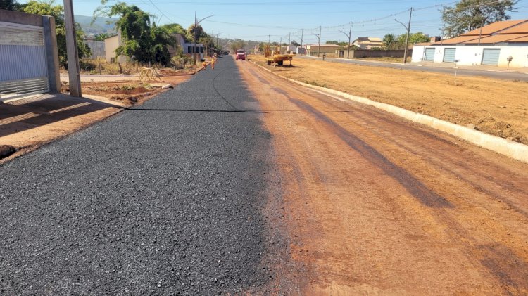 Construtora que realiza o asfaltamento do jardm Nova Barra  pede a colaboração da população