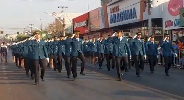 Desfile em comemoração aos 76 anos de Barra do Garças–MT.