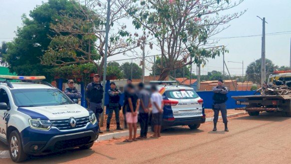 POLÍCIA MILITAR PRENDE TRIO POR MANOBRAS PERIGOSAS E CONDUÇÃO IRREGULAR EM BARRA DO GARÇAS