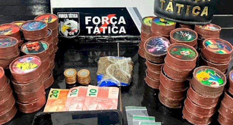 FORÇA TÁTICA PRENDE SUSPEITO POR TRÁFICO DE DROGAS NO BAIRRO SANTO ANTÔNIO