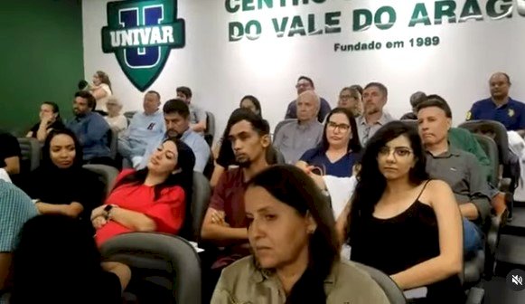 Veja como foi a cerimônia da entrega do jaleco aos alunos do curso de medicina do Univar