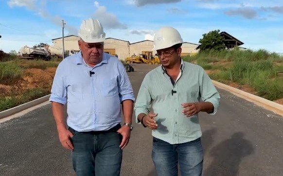 Visita do prefeito de Barra do Garças–MT ao residencial Carvalho.